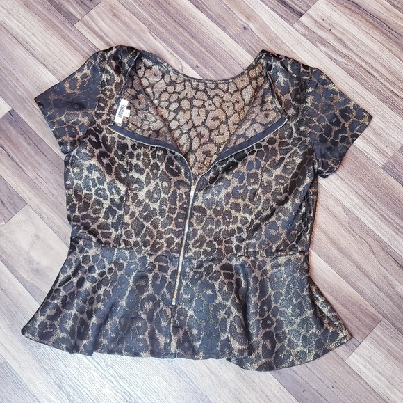BEAUTIFUL MODBE CHEETAH PRINT PEPLUM TOP ( L) - Picture 3 of 5